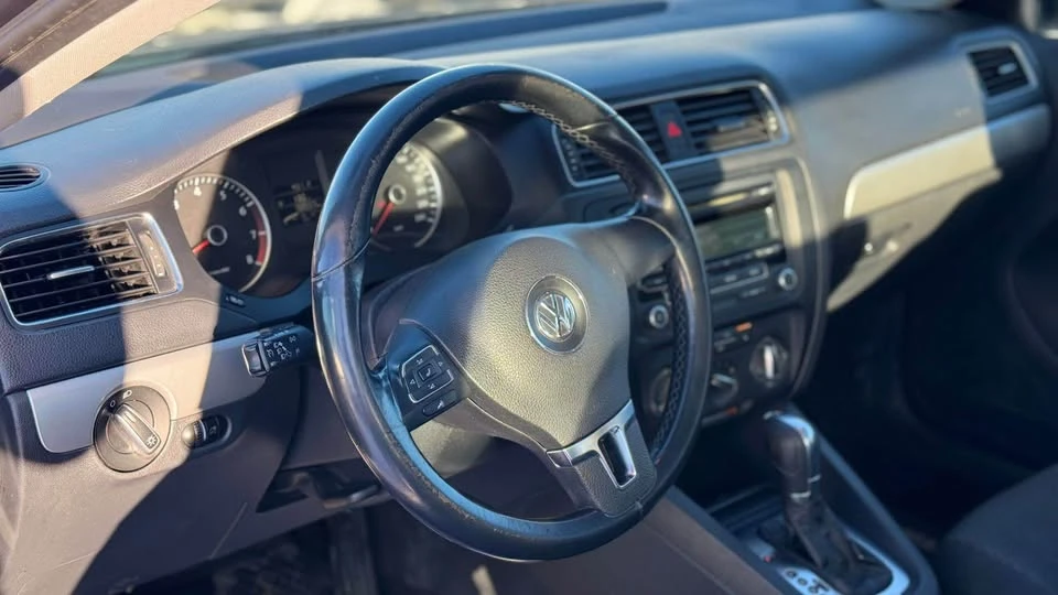 2013 Volkswagen A6 Jetta - Image 8 of 20