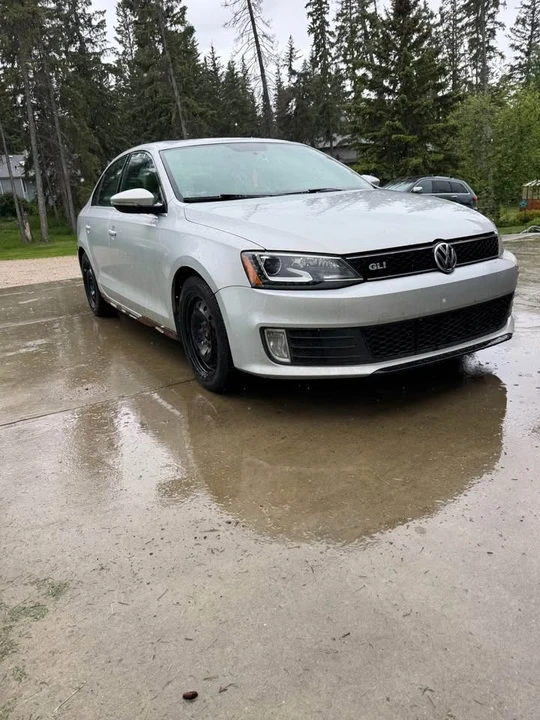 2013 Volkswagen A6 Jetta - Image 2 of 11