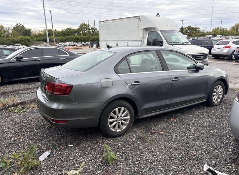 2013 Volkswagen A6 Jetta - Image 3 of 8