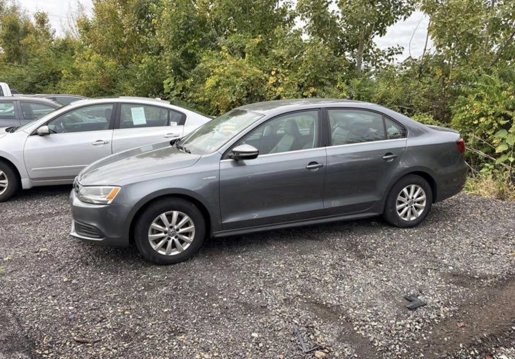 2013 Volkswagen A6 Jetta - Image 2 of 8