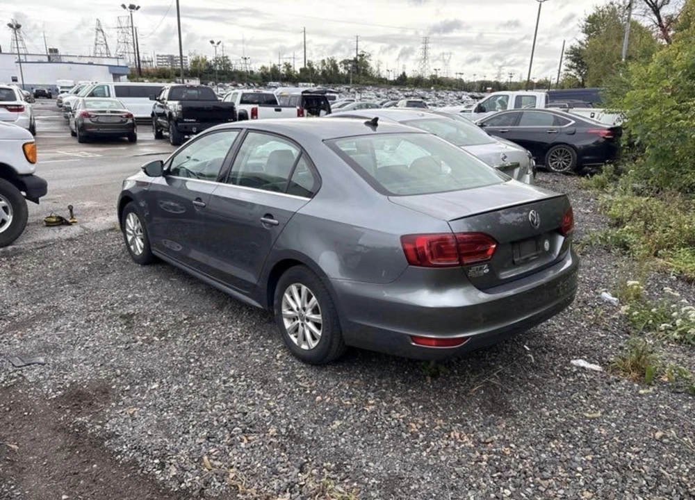2013 Volkswagen A6 Jetta - Image 4 of 8