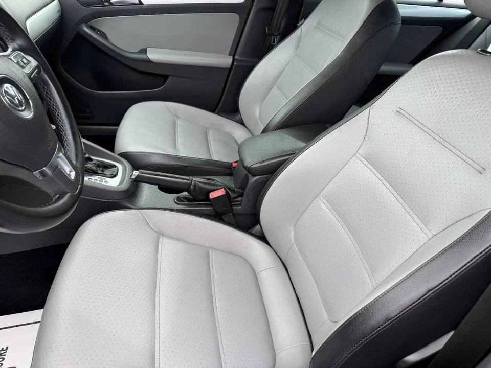 2013 Volkswagen A6 Jetta - Image 7 of 17