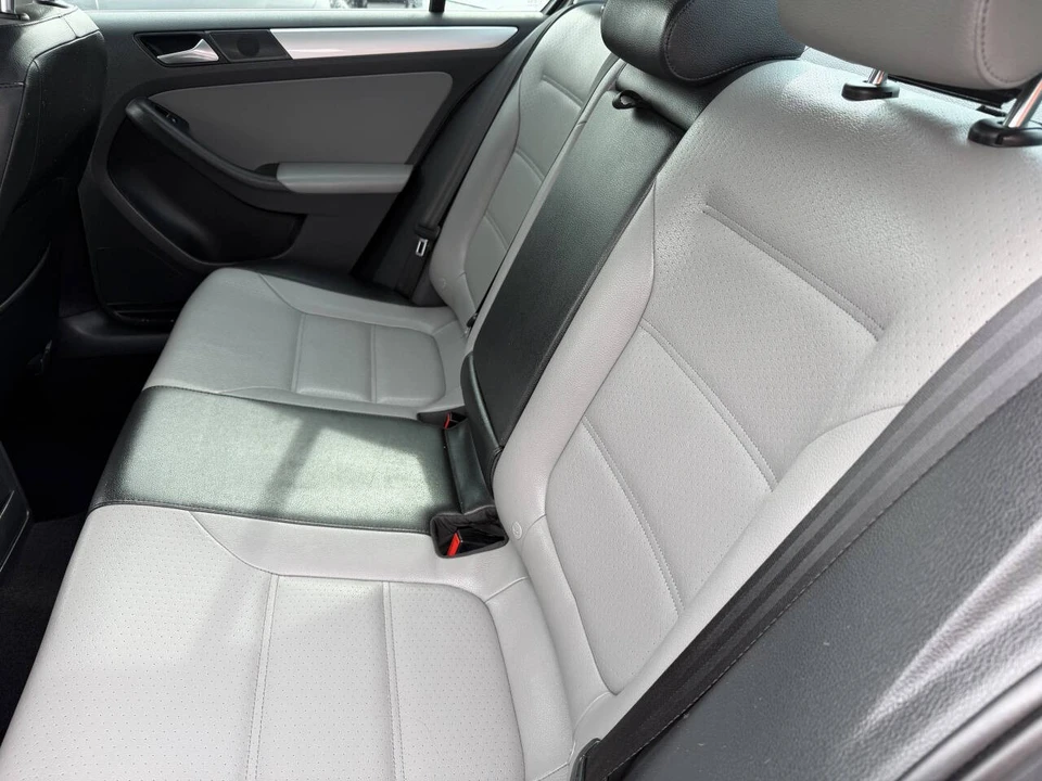 2013 Volkswagen A6 Jetta - Image 9 of 17