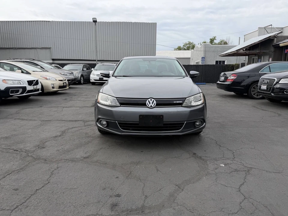2013 Volkswagen A6 Jetta - Image 2 of 17