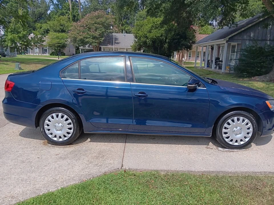 2013 Volkswagen A6 Jetta - Image 2 of 6