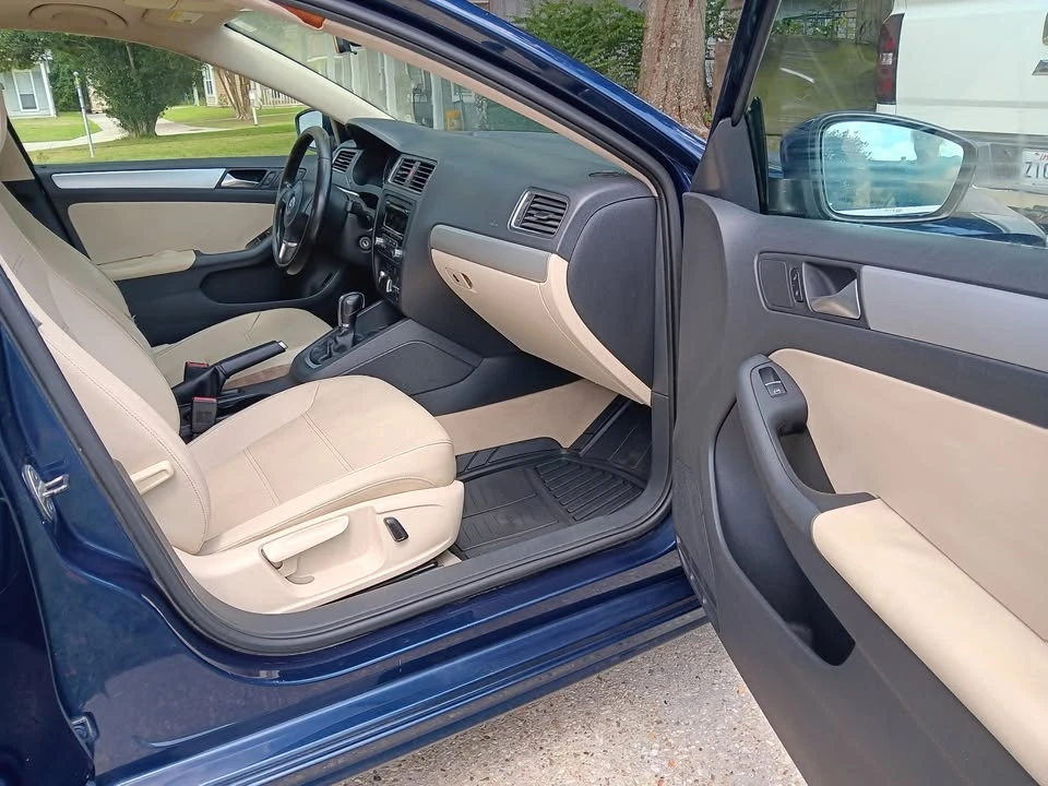 2013 Volkswagen A6 Jetta - Image 4 of 6