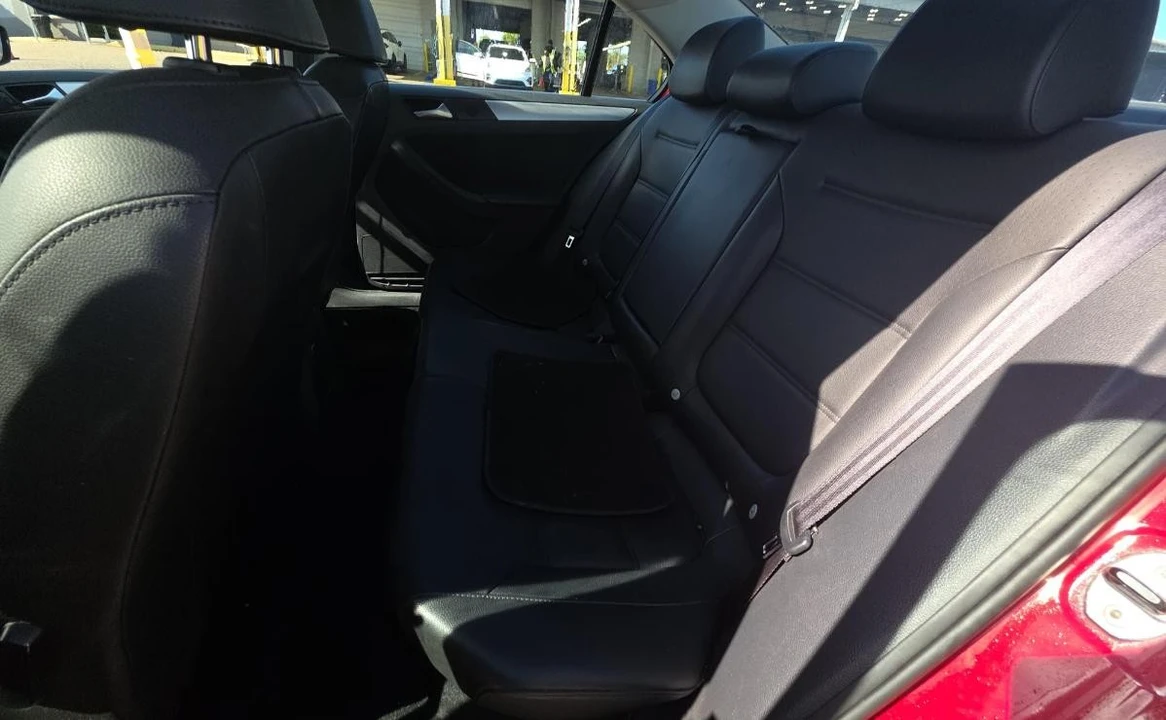 2013 Volkswagen A6 Jetta - Image 11 of 12