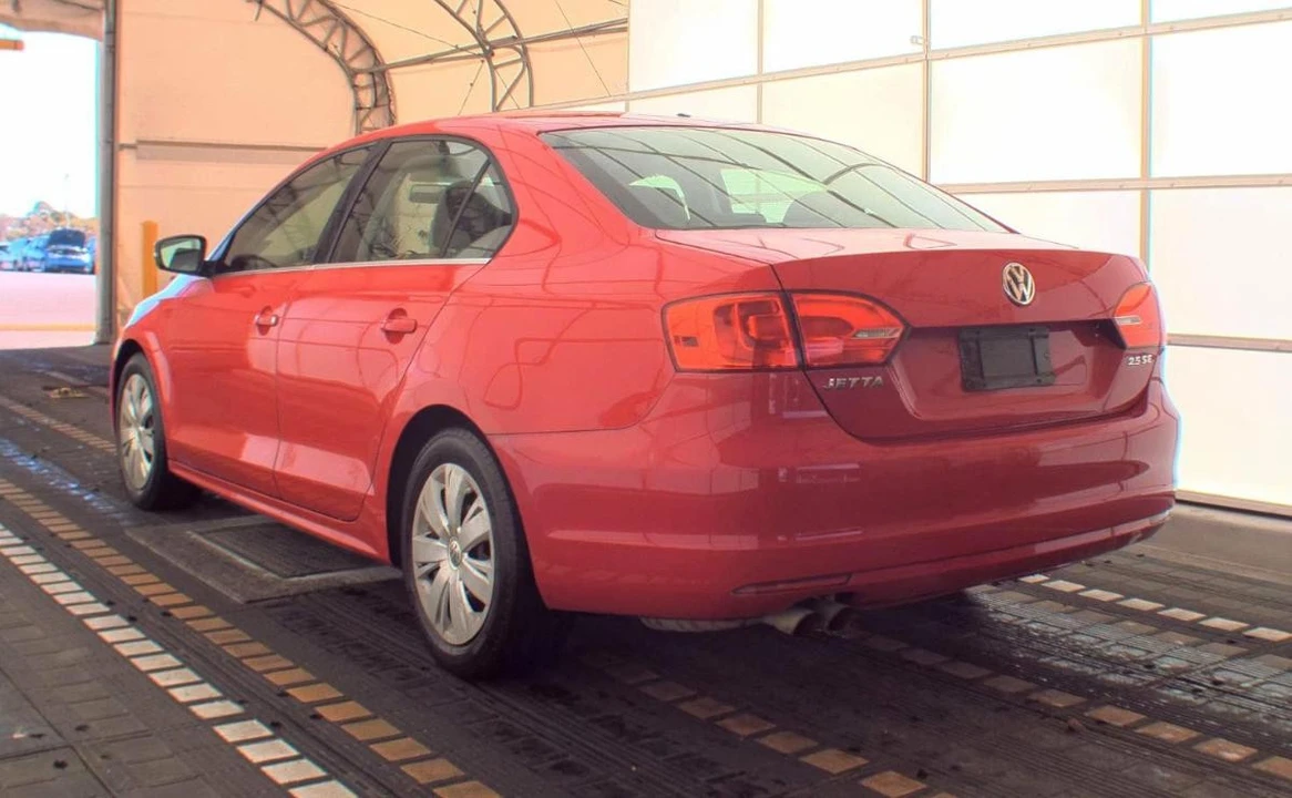 2013 Volkswagen A6 Jetta - Image 6 of 12