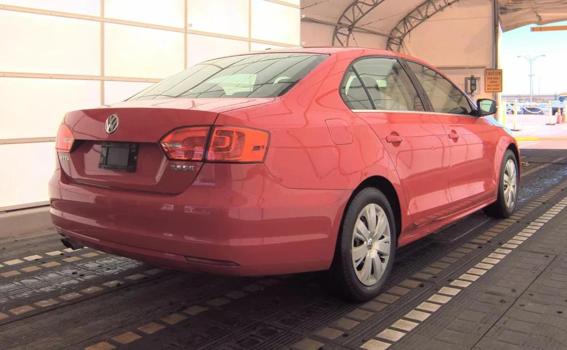 2013 Volkswagen A6 Jetta - Image 4 of 12