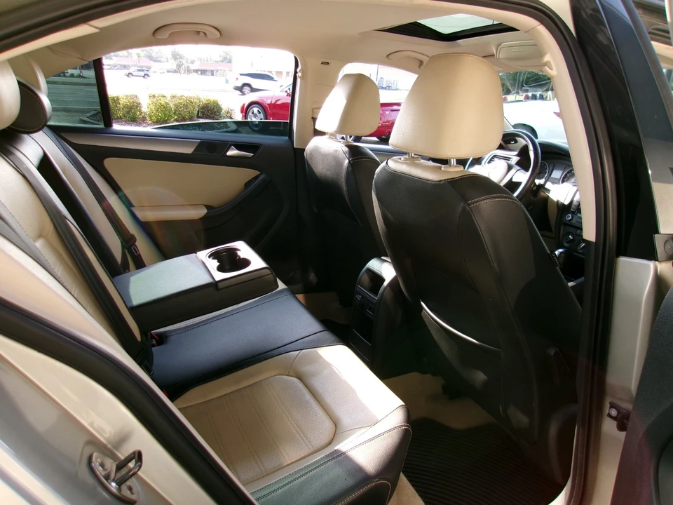 2013 Volkswagen A6 Jetta - Image 13 of 20