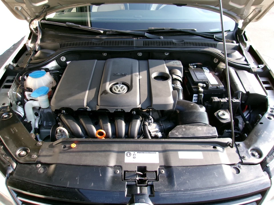 2013 Volkswagen A6 Jetta - Image 10 of 20