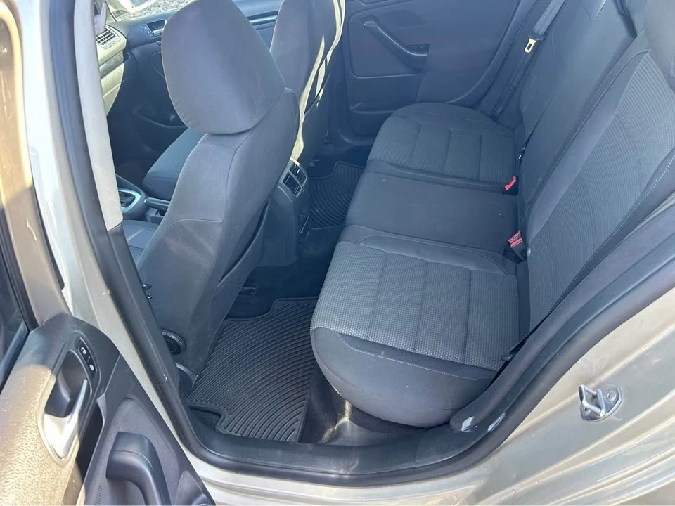 2013 Volkswagen A5 Jetta - Image 6 of 13