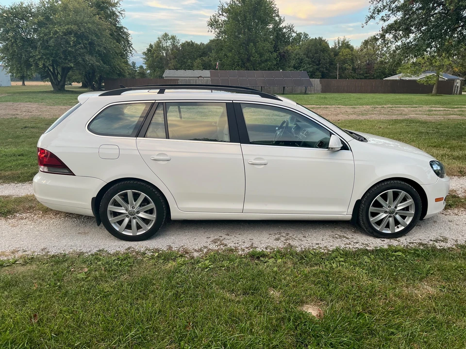 2013 Volkswagen A6 Jetta - Image 12 of 31