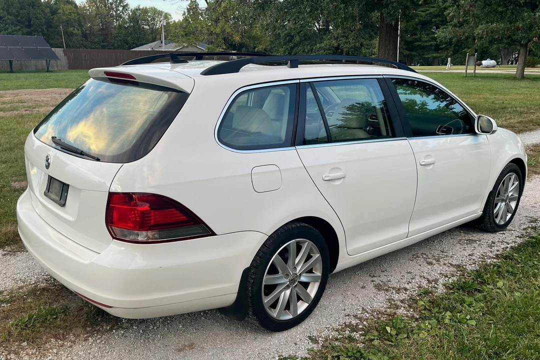 2013 Volkswagen A6 Jetta - Image 4 of 31