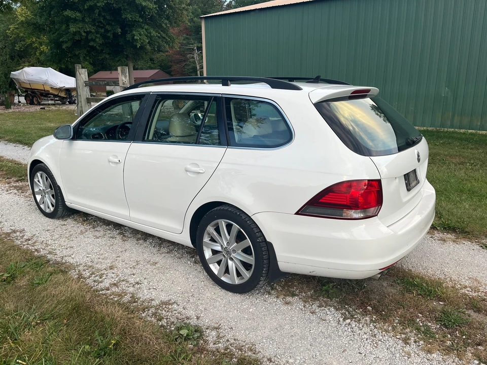 2013 Volkswagen A6 Jetta - Image 9 of 31