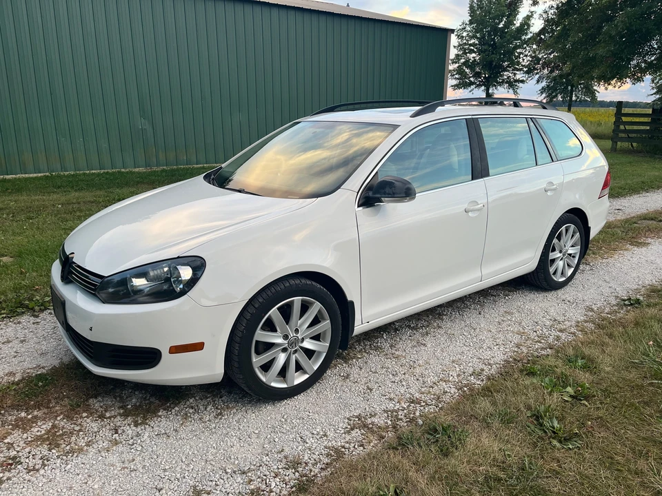 2013 Volkswagen A6 Jetta - Image 8 of 31
