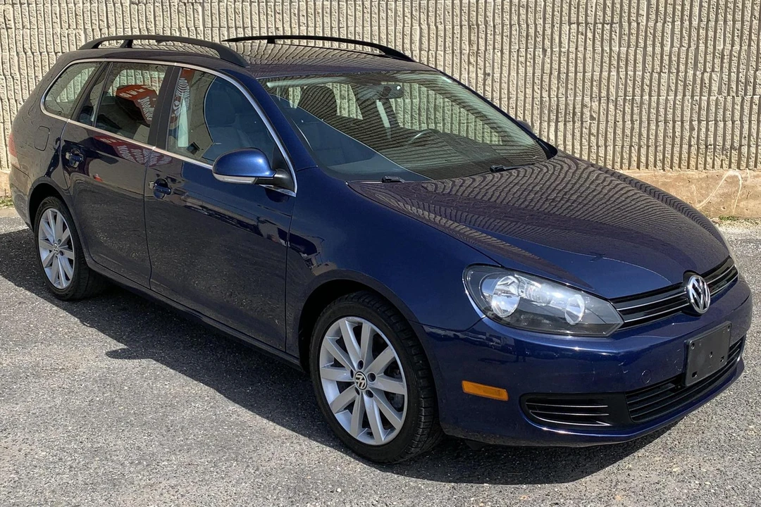 2013 Volkswagen A4 Jetta - Image 2 of 31