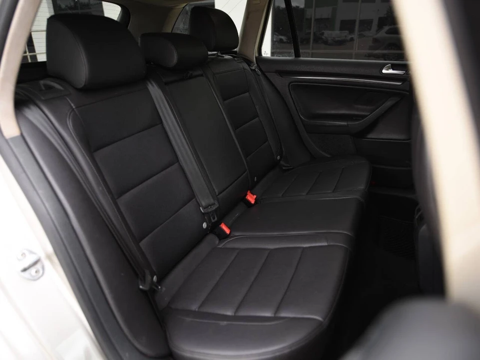 2013 Volkswagen A6 Jetta - Image 14 of 17