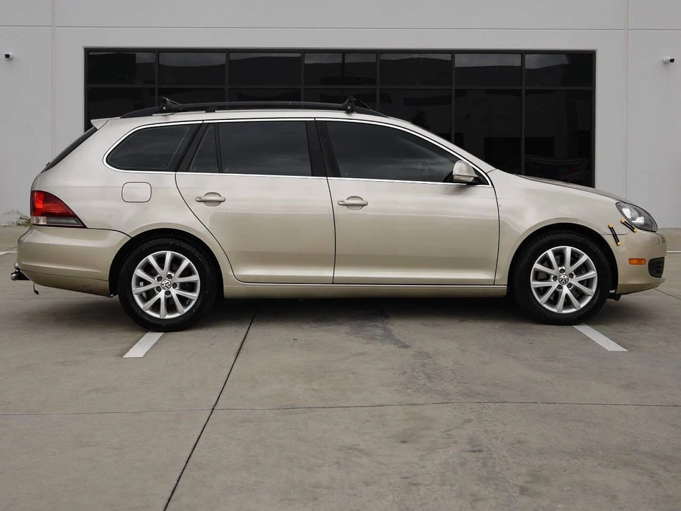 2013 Volkswagen A6 Jetta - Image 9 of 17