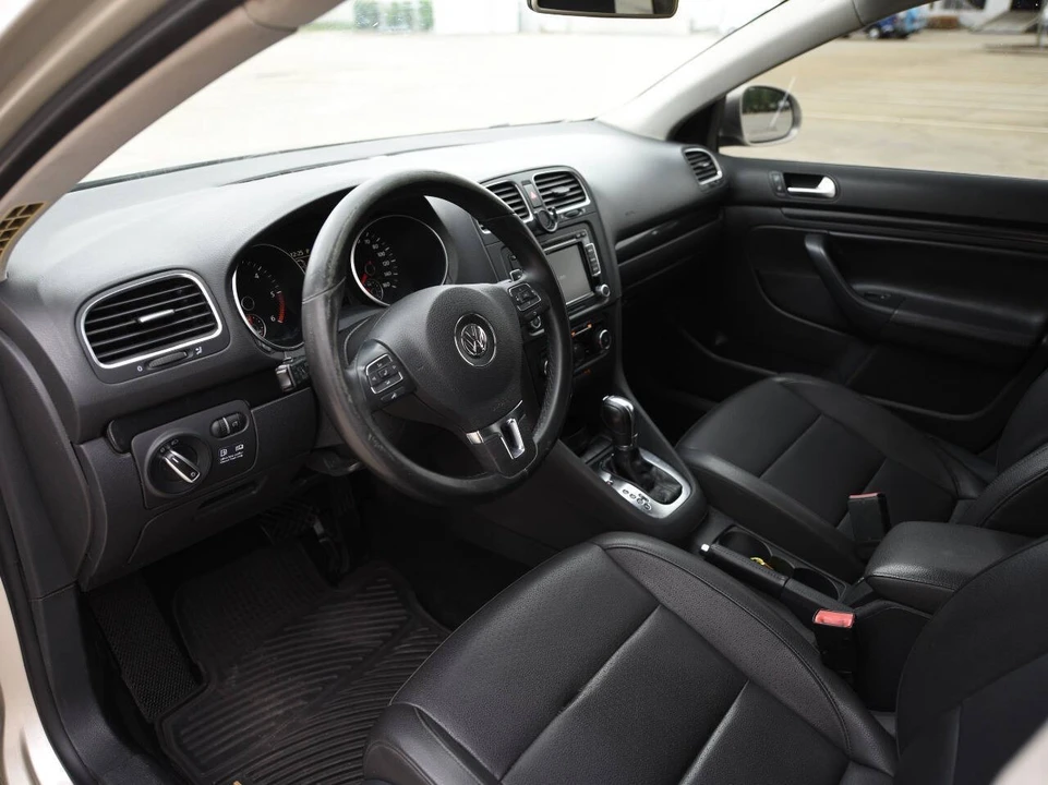 2013 Volkswagen A6 Jetta - Image 11 of 17