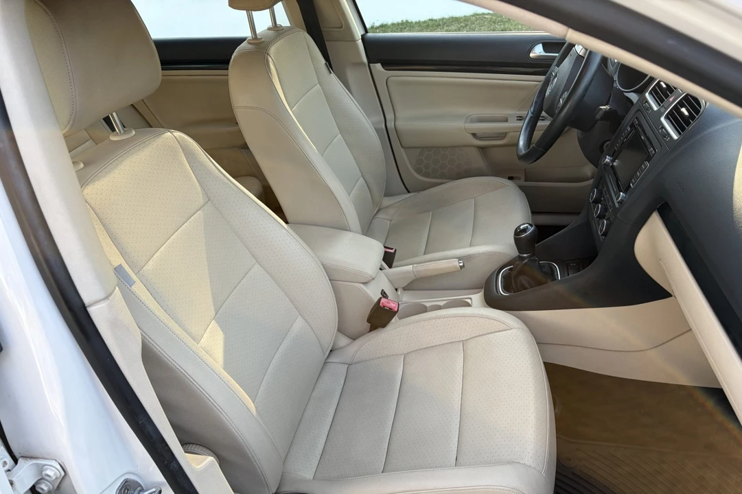 2013 Volkswagen A6 Jetta - Image 4 of 7