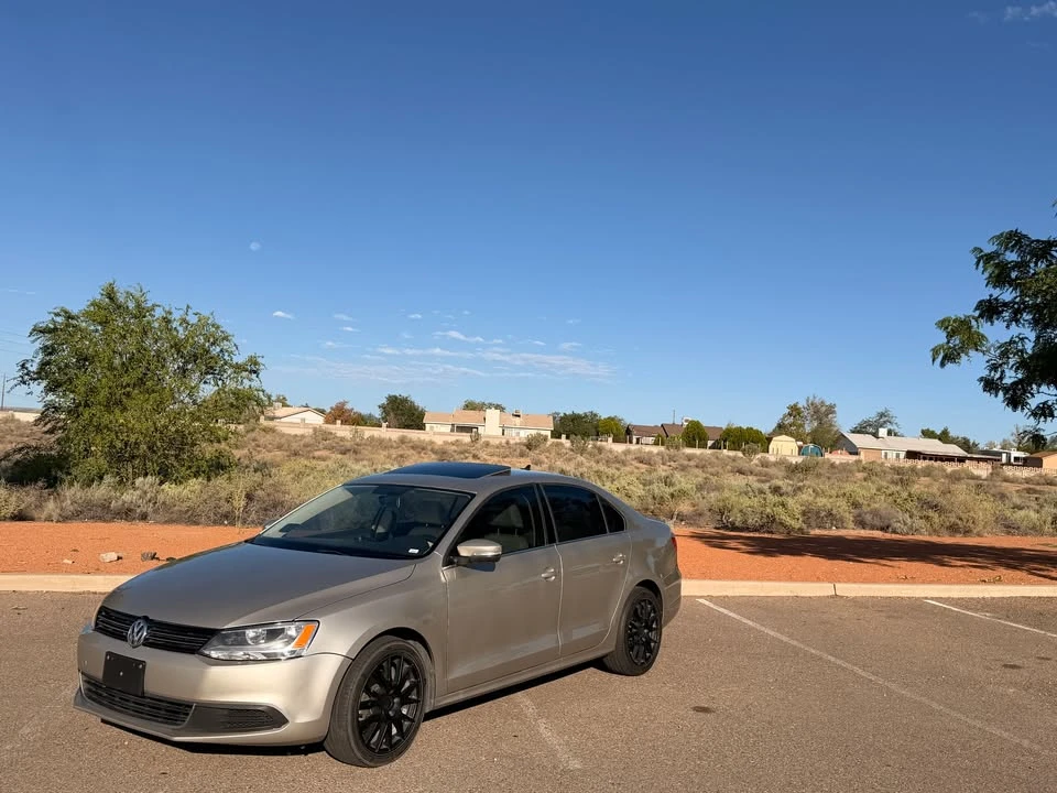 2013 Volkswagen A6 Jetta - Image 2 of 13