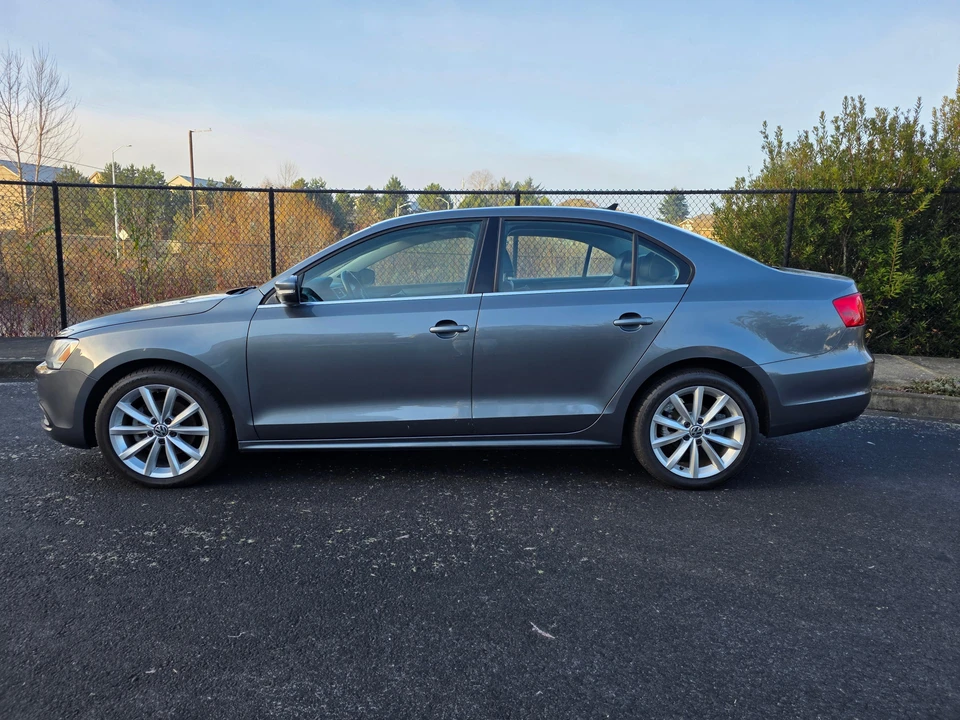 2013 Volkswagen A6 Jetta - Image 6 of 31