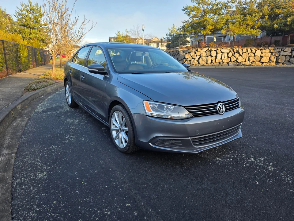 2013 Volkswagen A6 Jetta - Image 8 of 31