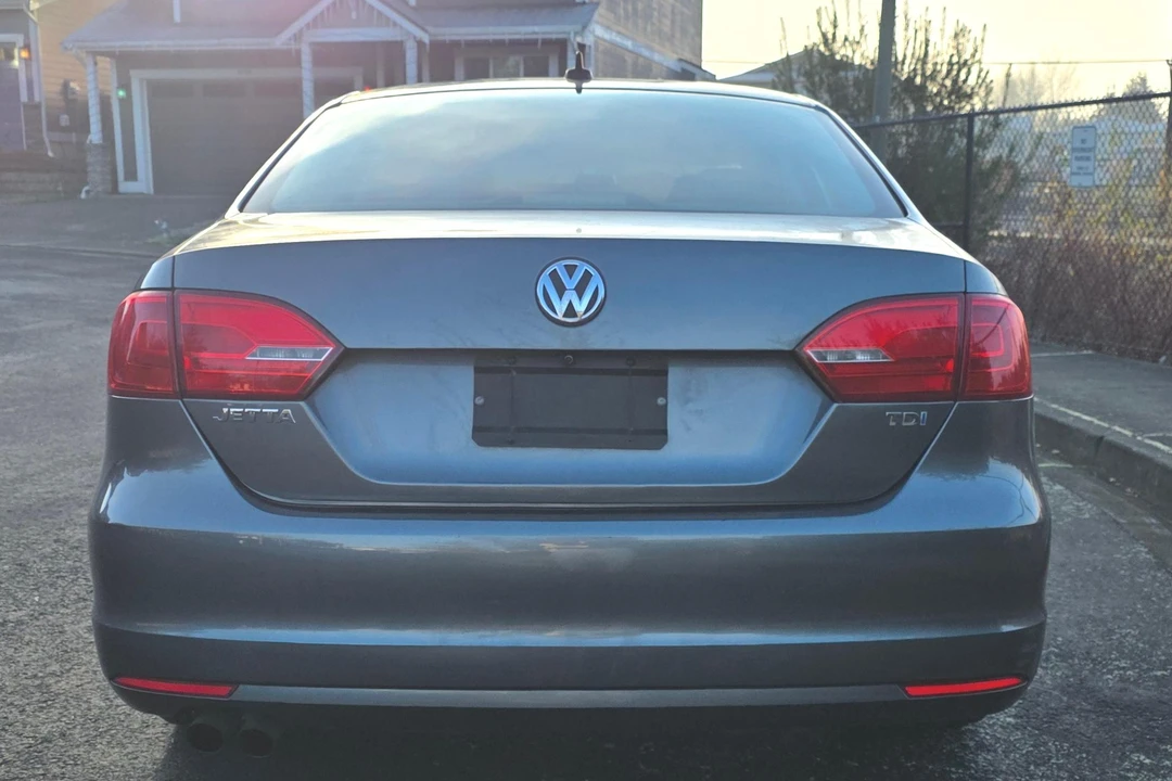 2013 Volkswagen A6 Jetta - Image 5 of 31