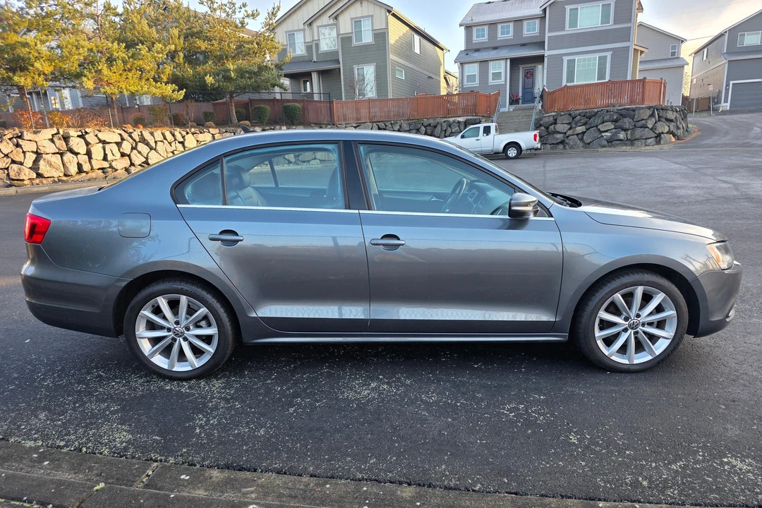 2013 Volkswagen A6 Jetta - Image 3 of 31