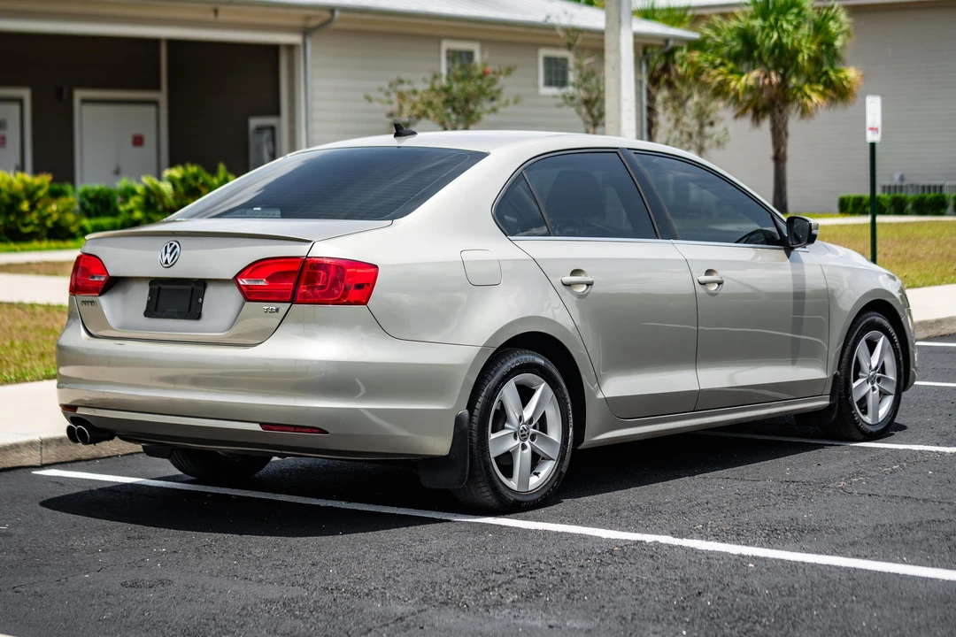 2013 Volkswagen A6 Jetta - Image 24 of 31