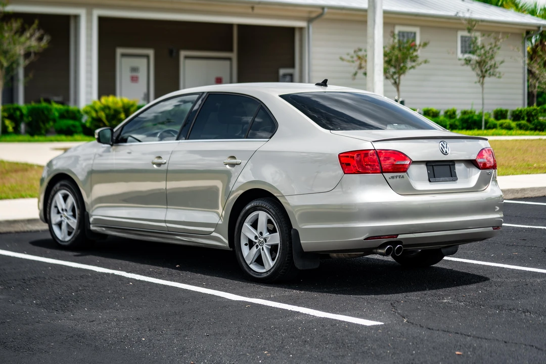 2013 Volkswagen A6 Jetta - Image 17 of 31
