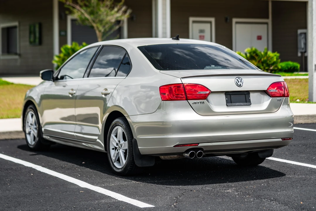 2013 Volkswagen A6 Jetta - Image 18 of 31