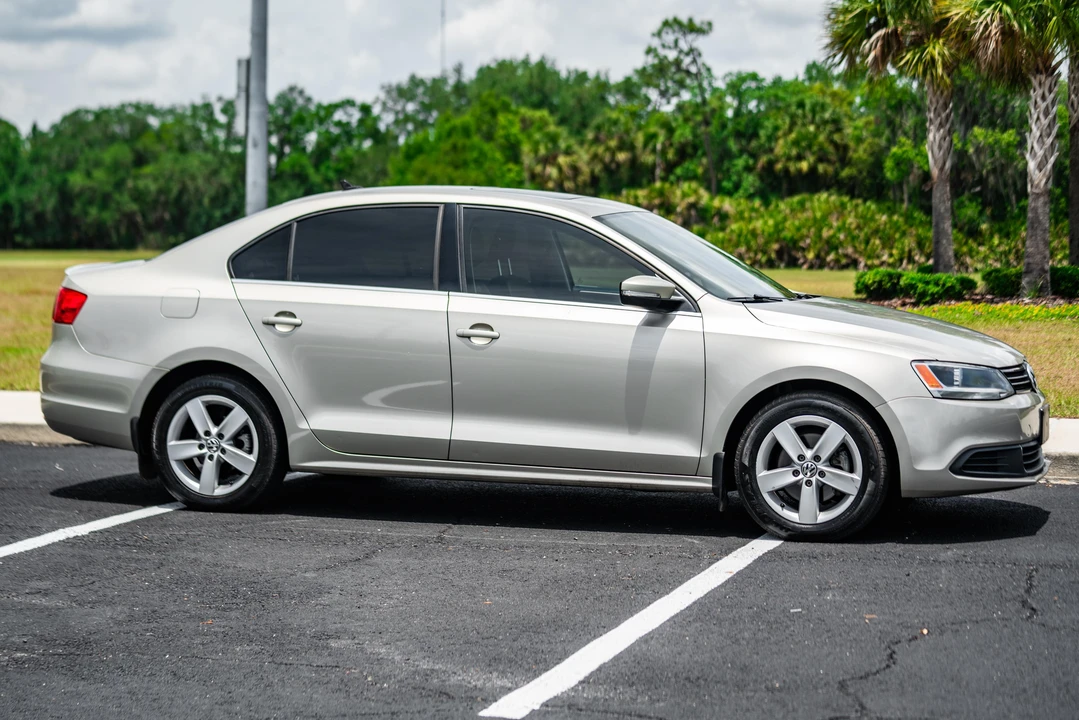 2013 Volkswagen A6 Jetta - Image 29 of 31