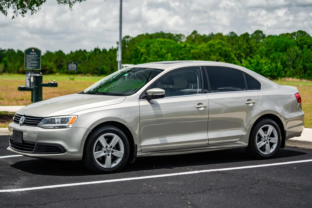 2013 Volkswagen A6 Jetta - Image 11 of 31