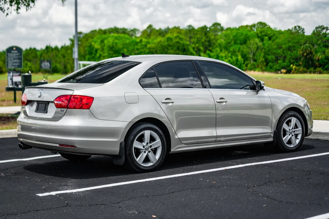 2013 Volkswagen A6 Jetta - Image 26 of 31