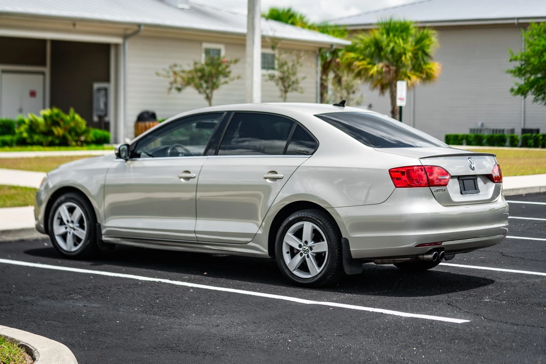 2013 Volkswagen A6 Jetta - Image 15 of 31