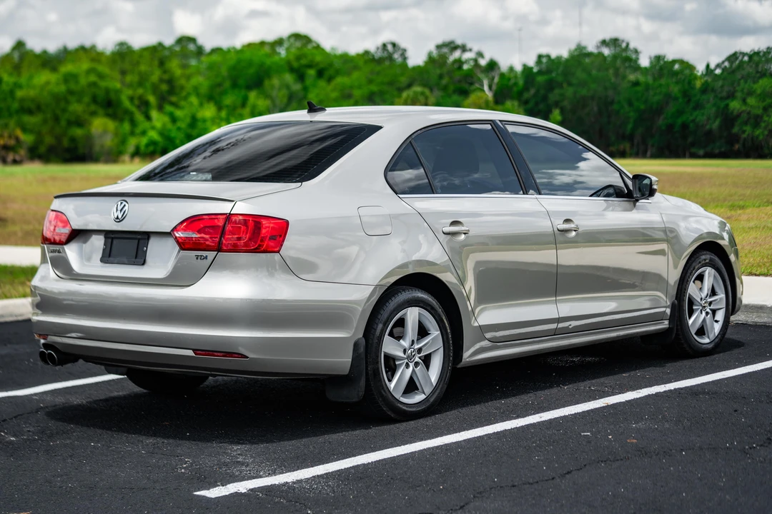 2013 Volkswagen A6 Jetta - Image 25 of 31