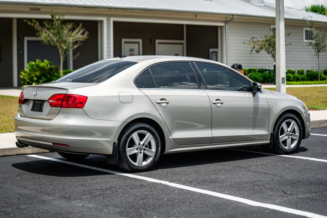 2013 Volkswagen A6 Jetta - Image 27 of 31