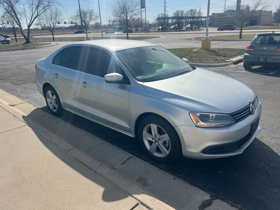 2013 Volkswagen A6 Jetta - Image 3 of 21