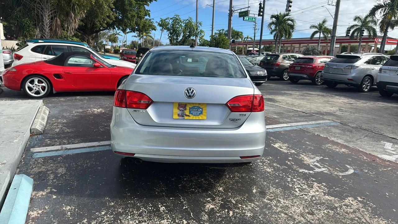 2013 Volkswagen A6 Jetta - Image 9 of 21