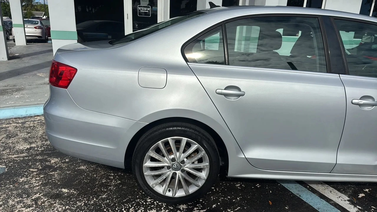 2013 Volkswagen A6 Jetta - Image 15 of 21