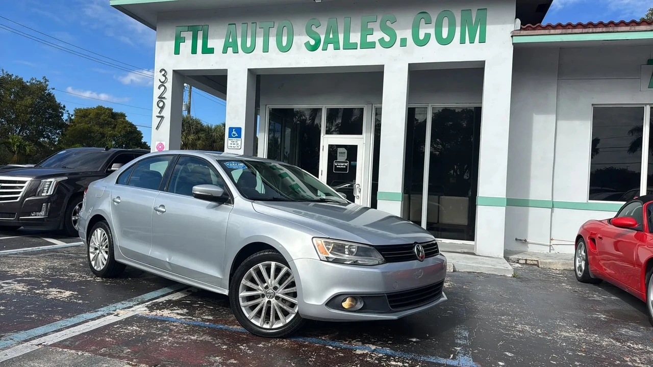 2013 Volkswagen A6 Jetta - Image 2 of 21