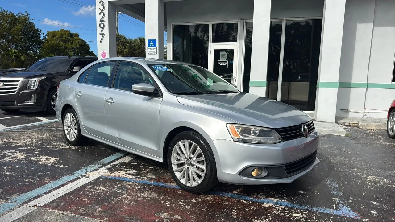 2013 Volkswagen A6 Jetta - Image 3 of 21