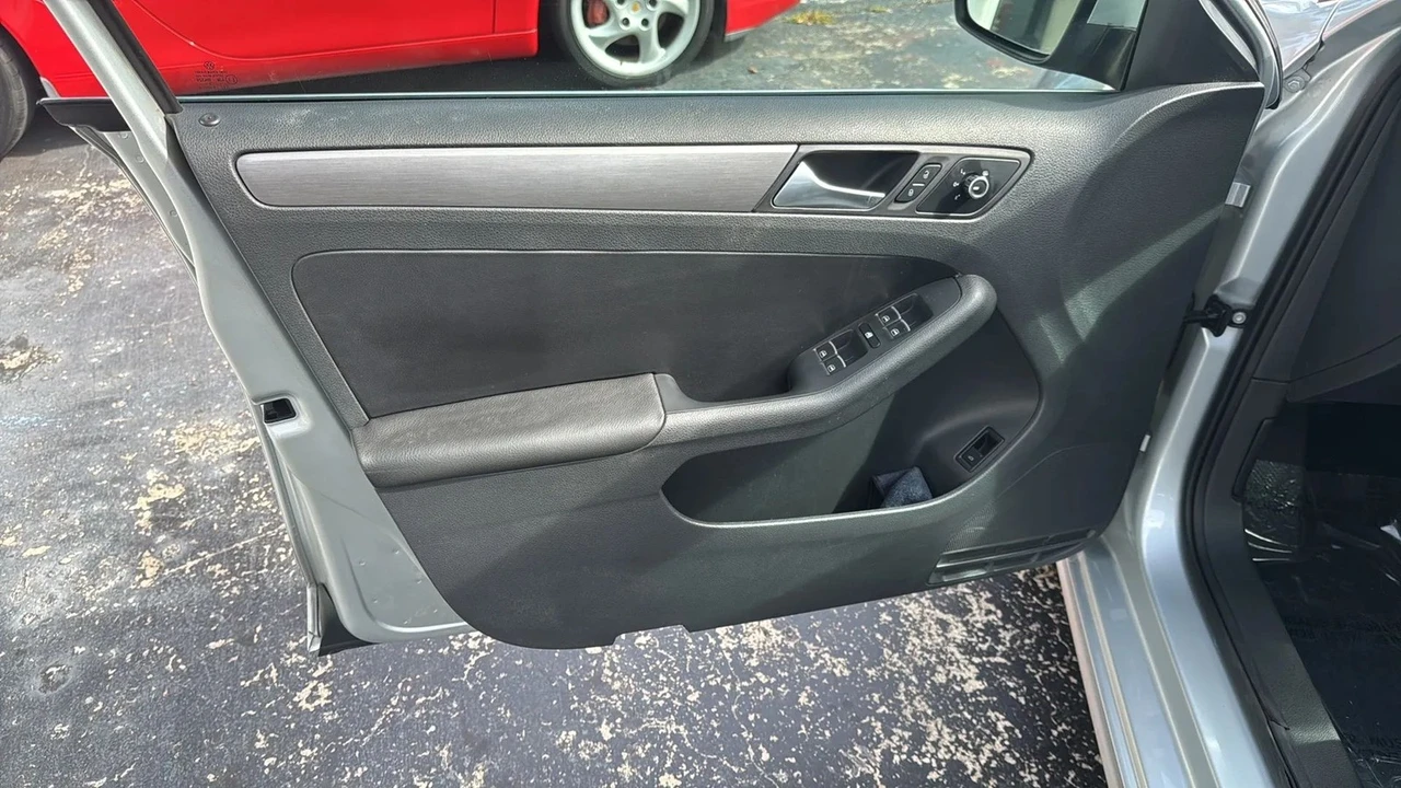 2013 Volkswagen A6 Jetta - Image 21 of 21