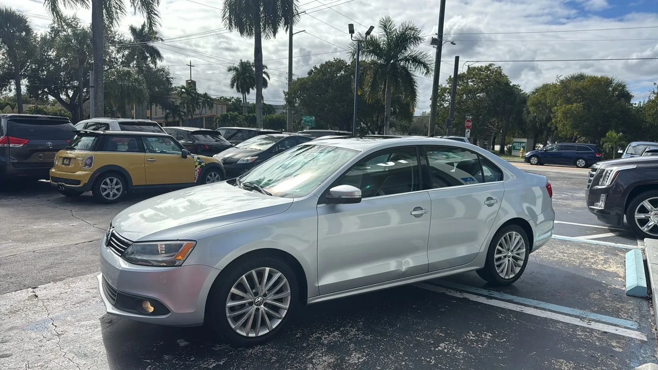 2013 Volkswagen A6 Jetta - Image 6 of 21