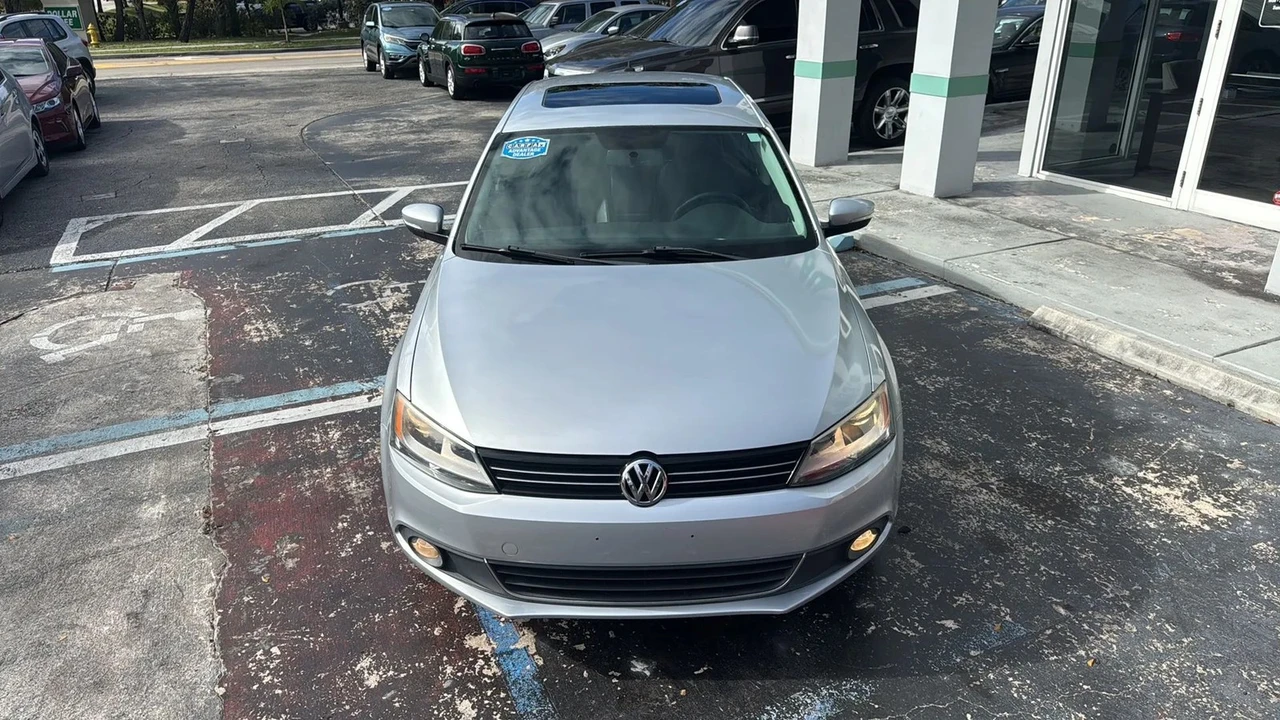 2013 Volkswagen A6 Jetta - Image 4 of 21