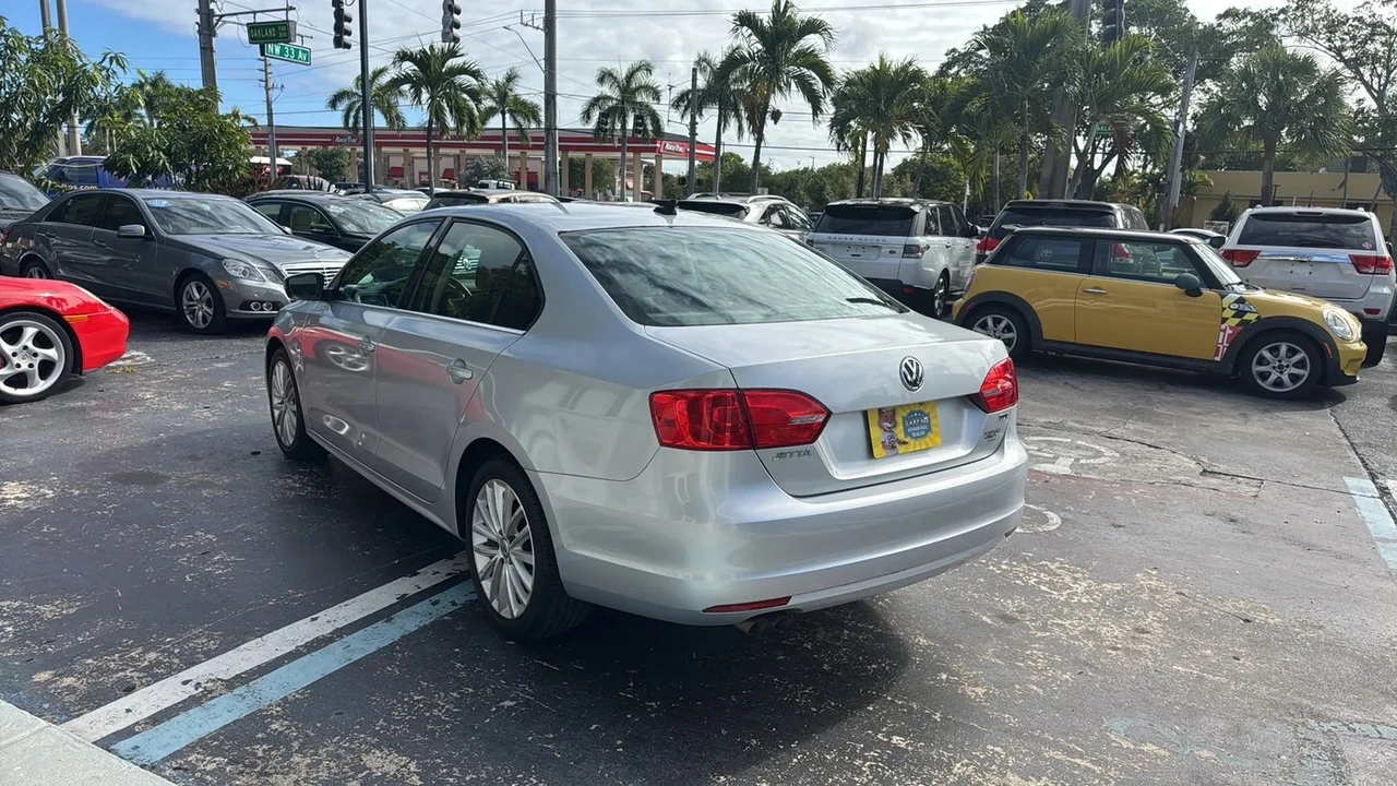 2013 Volkswagen A6 Jetta - Image 8 of 21