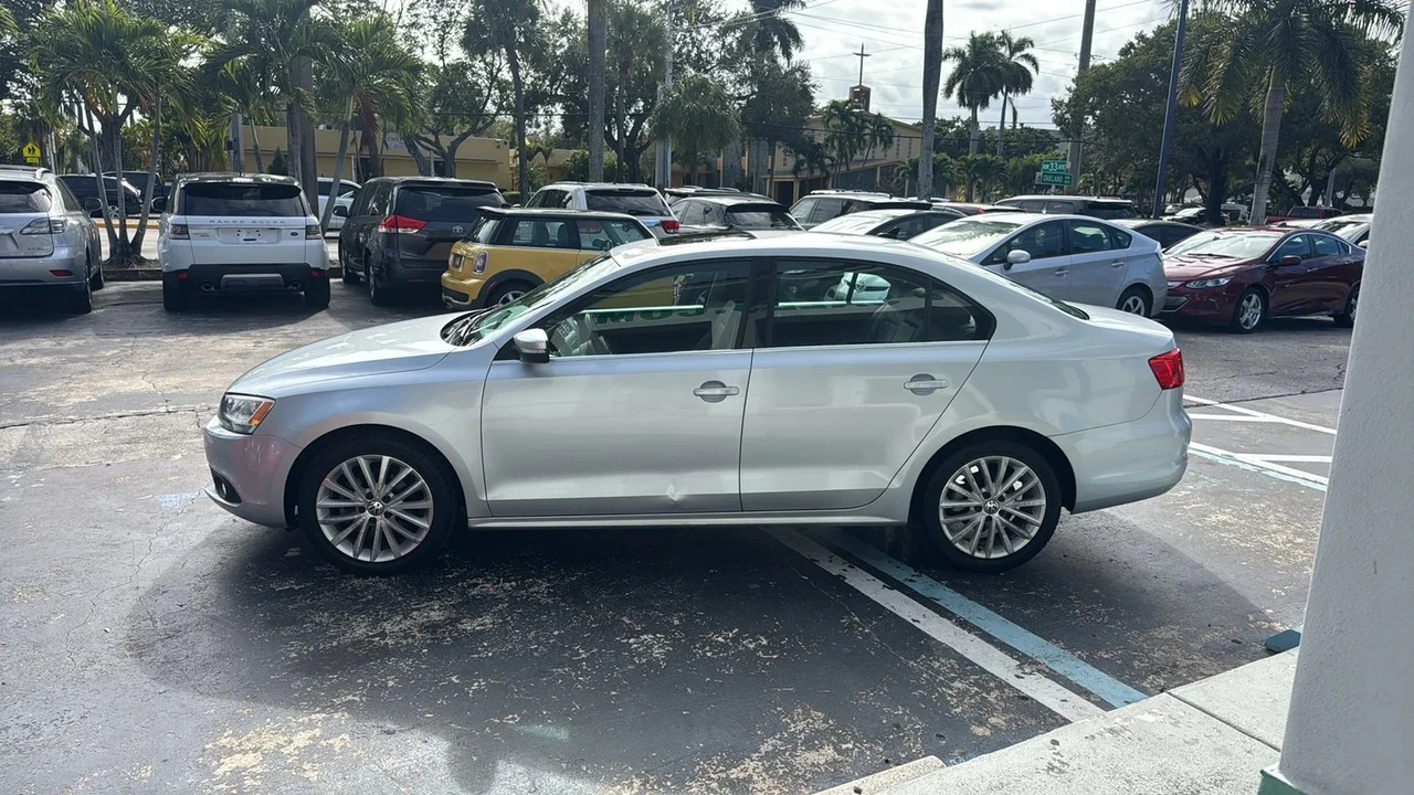 2013 Volkswagen A6 Jetta - Image 7 of 21