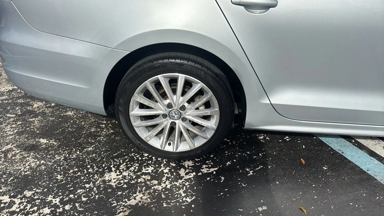 2013 Volkswagen A6 Jetta - Image 17 of 21